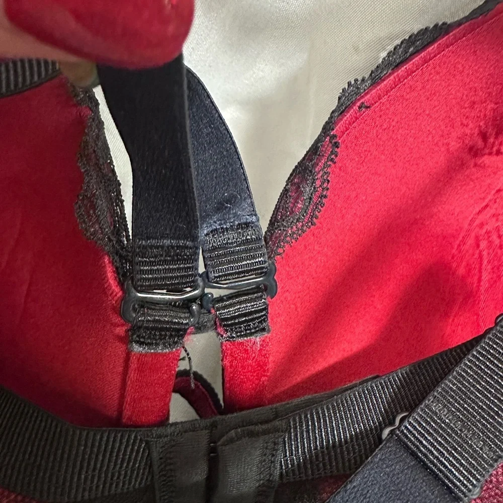 Torrid curve red and black bombshell  pushup bra size 44F - Picture 7 of 11